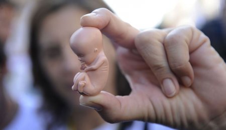 В Раду внесен законопроект о праве врача отказаться делать аборт