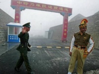 Китай пригрозил Индии войной, если она не выведет войска с Доклама - Военны ...