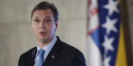 Президент Сербии заявил о большом давлении на страну из-за близких отношени ...