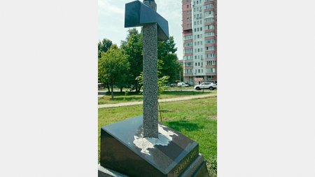 Пришли с мечом на окраину Киева: кому понадобился памятник воинам АТО в украинской столице