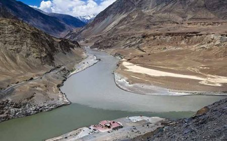 Китай и Индия готовятся к вооруженному конфликту из-за спорной территории в Гималаях - Военный Обозреватель