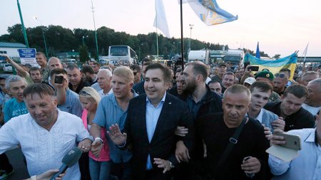 Хулиган и нарушитель границы: украинские силовики возбудили третье уголовное дело против Саакашвили