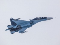 Российский Су-30 перехватил над Черным морем самолет ВМС США