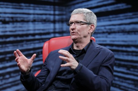 Глава Apple прокомментировал проблему размещения политрекламы в соцсетях