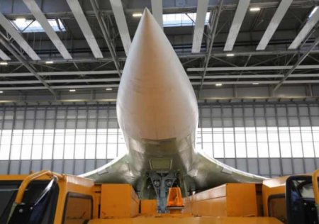 Все стратегические бомбардировщики Ту-160 в ближайшие годы будут заменены на модернизированные
