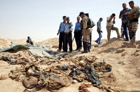 В Ираке обнаружены массовые захоронения жертв боевиков