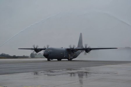 ВВС Франции получили первый военно-транспортный самолет C-130J-30