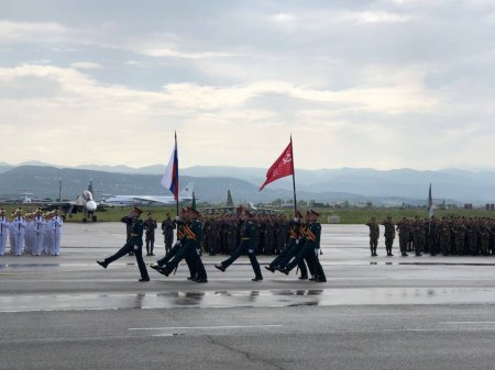 Парад Победы на авиабазе Хмеймим 9 мая 2018 года