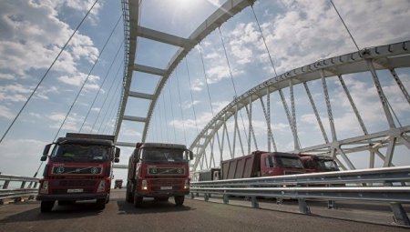 Дорожное покрытие на Крымском мосту уложено полностью