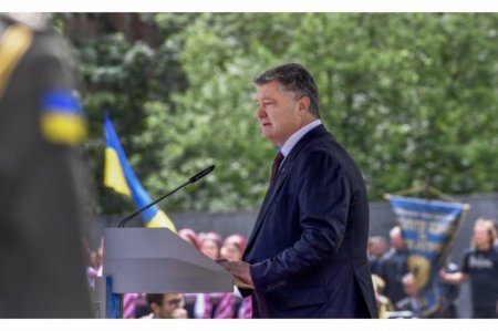 Порошенко рассказал, на что тратят "миллиарды Януковича"