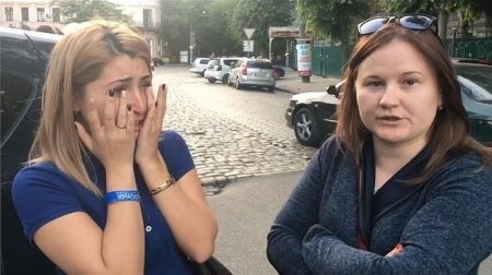 Правосеки Одессы напали на туристок за георгиевские ленточки на авто