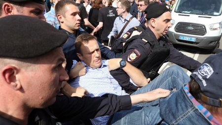 Алексей Навальный: Обобрал пионеров – принялся за пенсионеров
