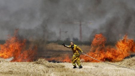 Израиль закрывает основной переход в Сектор Газа в ответ на поджоги