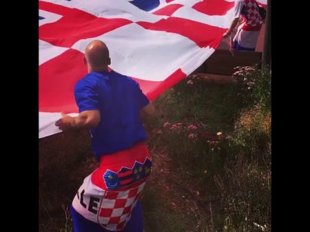 «Спасибо, Россия»: Хорватские болельщики благодарят россиян