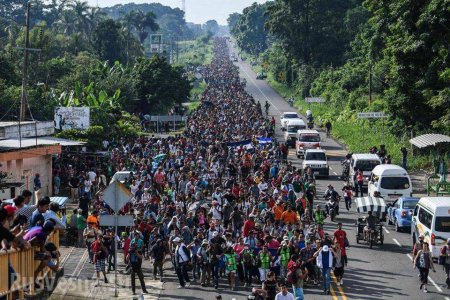 К США движется многотысячный караван мигрантов (ФОТО, ВИДЕО)