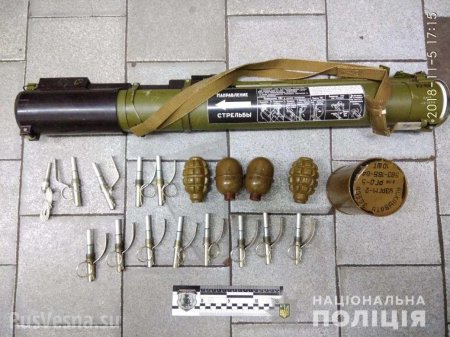 Типичная Украина: В харьковском метро задержали военного ВСУ с гранатометом и гранатами (ФОТО, ВИДЕО)