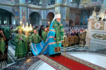 Началось: Минюст Украины отменил передачу Почаевской Лавры УПЦ 