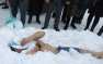 Какая страна — такие и рекорды: украинец голым пролежал под снегом 20 минут ...