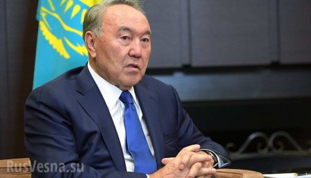 За отставкой Назарбаева может стоять экс-президент Польши, — пресса