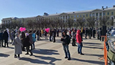 Митинг оппозиции в Петербурге собрал лишь толпу зевак