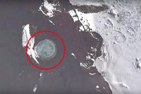«Великое переселение с Нибиру»: Ледник Антарктиды - одна сплошная база инопланетян