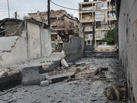 Боевики обстреливают Алеппо. Армия перебросила на западные окраины бронетех ...