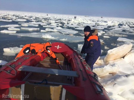 300 рыбаков отрезала от берега отколовшаяся льдина — спасательная операция на Сахалине (ФОТО, ВИДЕО)