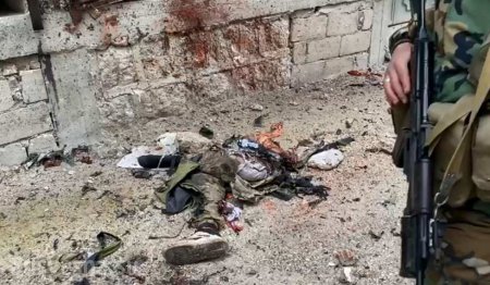 Жуткие кадры: оторванные головы и разорванные тела — смертники атаковали «Тигров» в руинах Идлиба (ВИДЕО, ФОТО 18+)