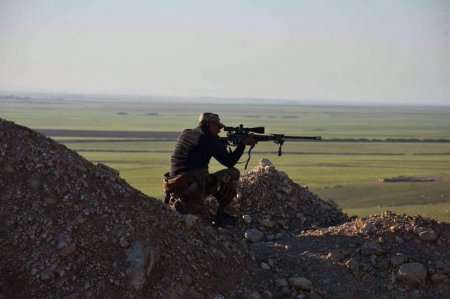 Российская снайперская винтовка ORSIS T-5000 в руках боевиков "Исламского государства"