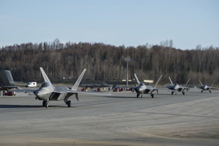 ВВС США снижают требования к уровню технической готовности истребителей