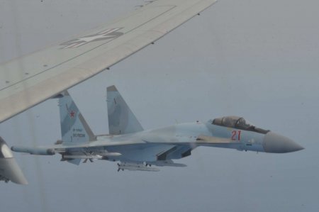 С двух сторон: США заявили о «небезопасном» перехвате своего самолета российскими Су-35 (ФОТО, ВИДЕО)