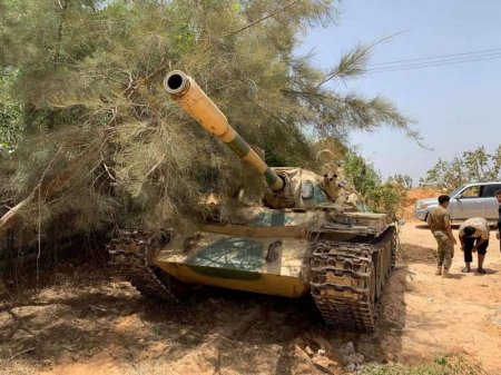 Войска ПНС отбили все пригороды Триполи и ведут наступление на Тархуна