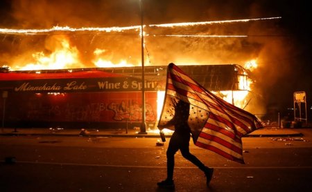 Уличная война в США: волна перестрелок и убийств, бунтовщики грозят перевер ...