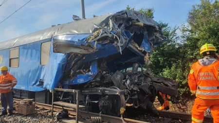 Страшное столкновение поездов в Чехии: множество пострадавших (ФОТО, ВИДЕО)
