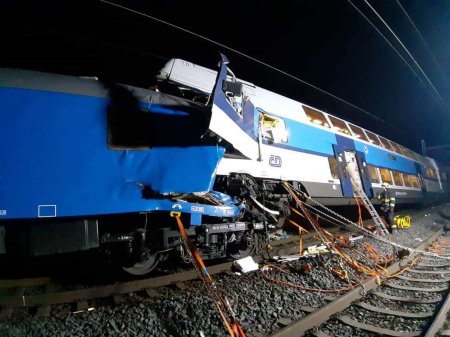 Страшное столкновение поездов в Чехии: множество пострадавших (ФОТО, ВИДЕО)