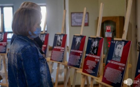 В Донецке почтили память погибших учителей