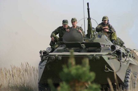 В центр Минска стягивают войска: срок ультиматума истекает сегодня (ВИДЕО)