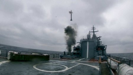 Корвет «Гремящий» уничтожил юркую цель в Балтийском море (ВИДЕО)