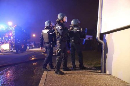 Бойня во Франции: расстреляны жандармы (ФОТО)