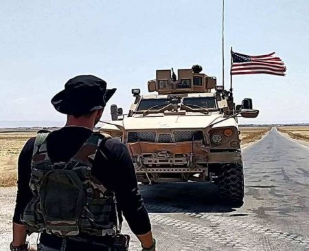 СРОЧНО: В Сирии забросали камнями конвой армии США (ВИДЕО)