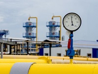 Цены на газ в Европе упали ниже $1100