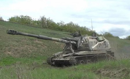 Работа российской артиллерии по наступающей бронетехнике противника на Херсонском направлении