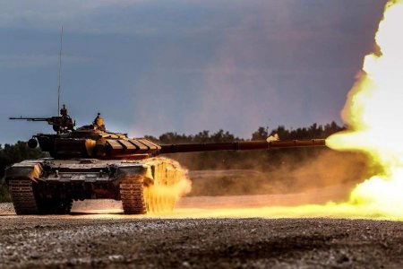 Экипажи Т-72А уничтожают врага на правом берегу Днепра (ВИДЕО)
