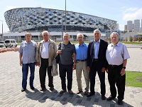 Ветераны энергосистемы посетили новую ледовую арену в Новосибирске