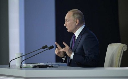 Путин назвал власти Украины придурками