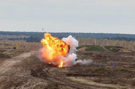 FPV-дроны уничтожают вражеский танк (ВИДЕО)