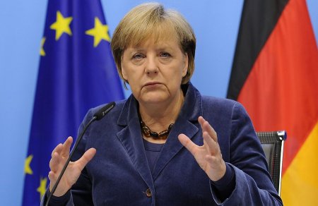 Меркель обещает России новые санкции