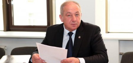 Яценюк вызвал на завтрашнее заседание Кабмина главу ДонОГА Кихтенко