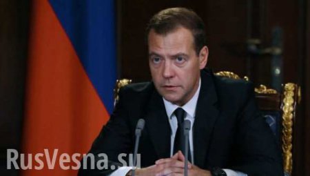 ВАЖНО: Медведев поручил рассмотреть санкции против украинских авиакомпаний