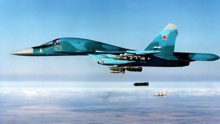 Российская авиация разбомбила склад с американским оружием для ИГИЛ
